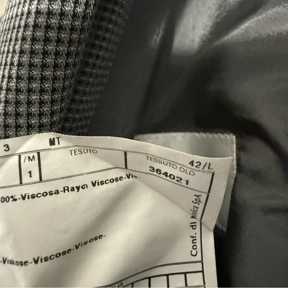 Armani Collezioni Men's Gray Plaid Wool 3‎ Button Sport Coat Size 42 Long